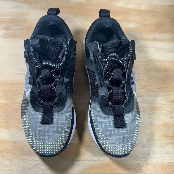 Nike Air Max Black and White Sneakers Women’s Size 7 - Picture 2 of 9